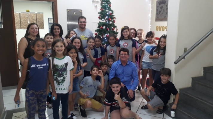 Visita dos alunos do 3º ano do Colégio Lyceu na Câmara Municipal de Muzambinho 